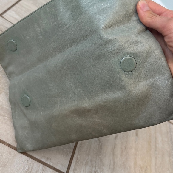 Hobo bow leather fold over clutch - Picture 15 of 15